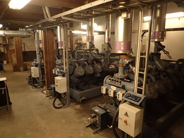 687997-3 Large refrigeration system for industry