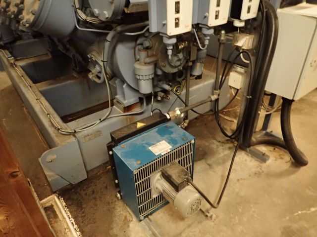 687997-6 Large refrigeration system for industry