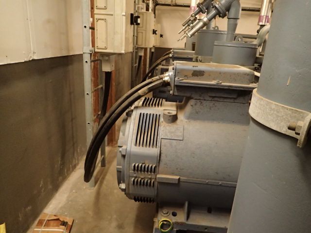 687997-10 Large refrigeration system for industry