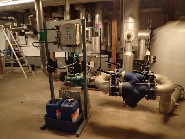 687997-12 Large refrigeration system for industry