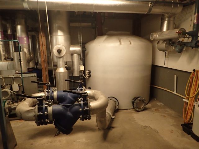 687997-13 Large refrigeration system for industry