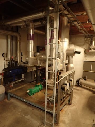 687997-15 Large refrigeration system for industry