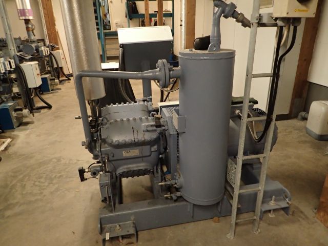 687997-16 Large refrigeration system for industry