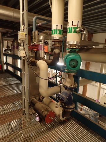 687997-24 Large refrigeration system for industry