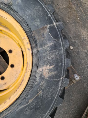 735146-2 Dunlop tractor tires 335/80 r20