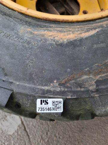 735146-6 Dunlop tractor tires 335/80 r20