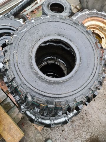 735153-1 4 Kings tire construction tires 22x12.00