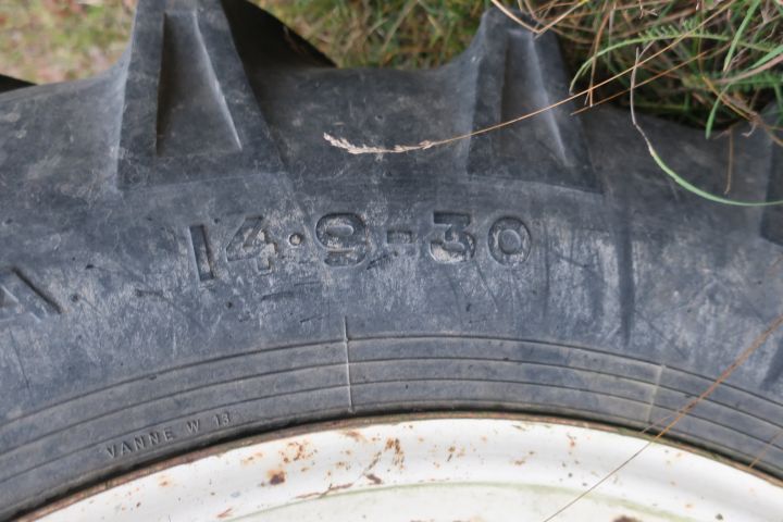 691298-22 Tractor, SAME LASER 110 V 4WD -85