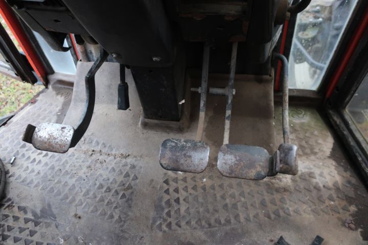 691298-29 Tractor, SAME LASER 110 V 4WD -85