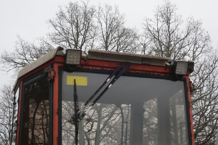 691298-57 Tractor, SAME LASER 110 V 4WD -85