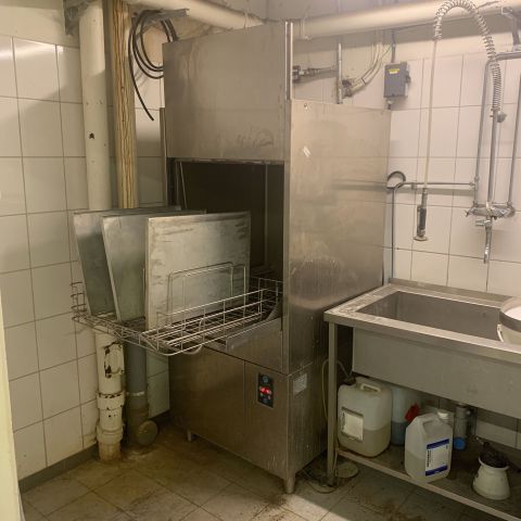 731676-2 Dishwasher: Back dishwasher Hoonved EDI 6, and sink