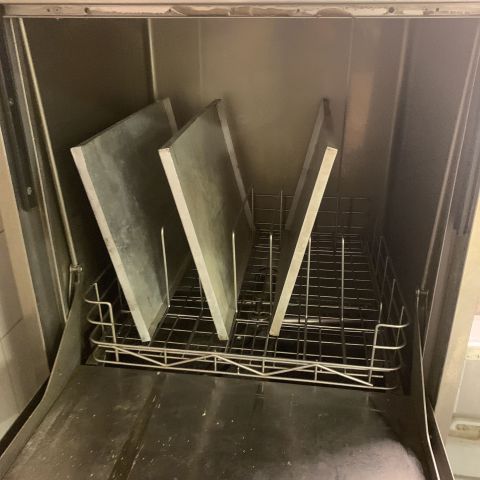 731676-7 Dishwasher: Back dishwasher Hoonved EDI 6, and sink