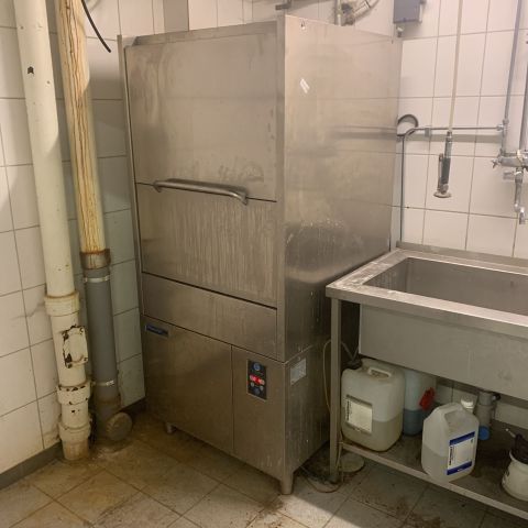 731676-8 Dishwasher: Back dishwasher Hoonved EDI 6, and sink