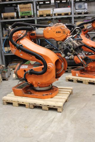 676756-2 Industrial robot ABB IRB7600 Foundru -02