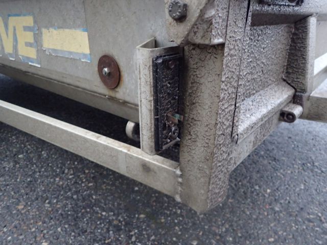 689095-17 Lööve trailer