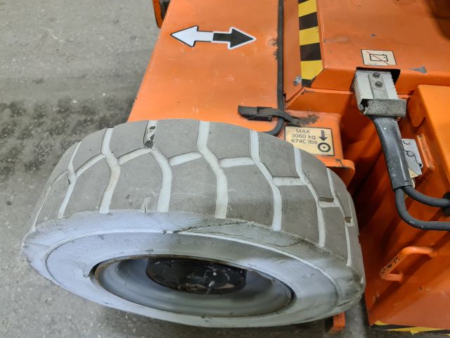 737881-8 Bomlift JLG E300 AJP