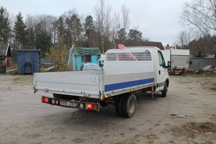 737882-4 Crane truck IVECO 35C12 Year 2004