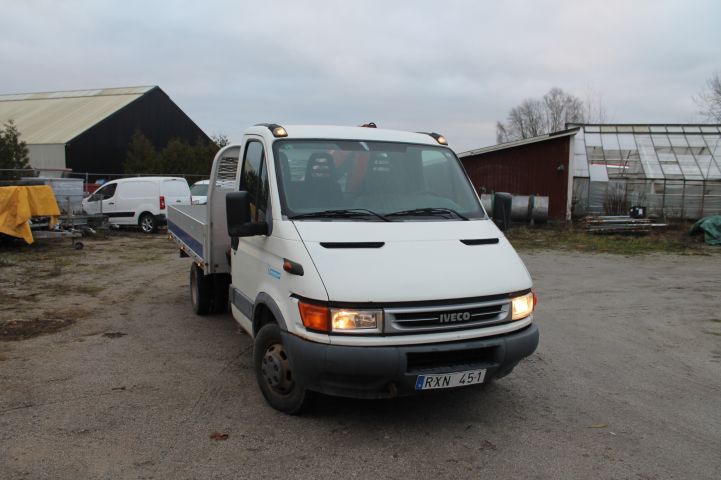 737882-6 Crane truck IVECO 35C12 Year 2004