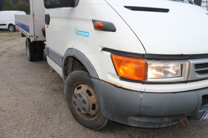 737882-7 Crane truck IVECO 35C12 Year 2004