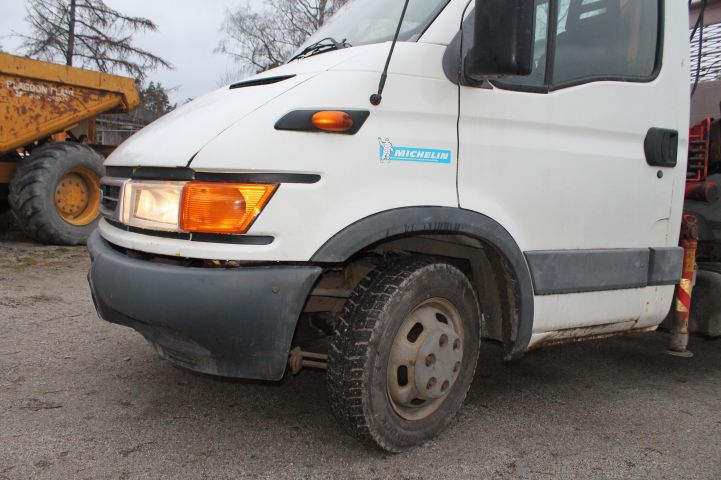 737882-11 Crane truck IVECO 35C12 Year 2004