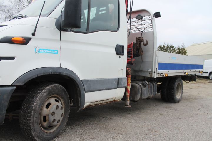 737882-12 Crane truck IVECO 35C12 Year 2004