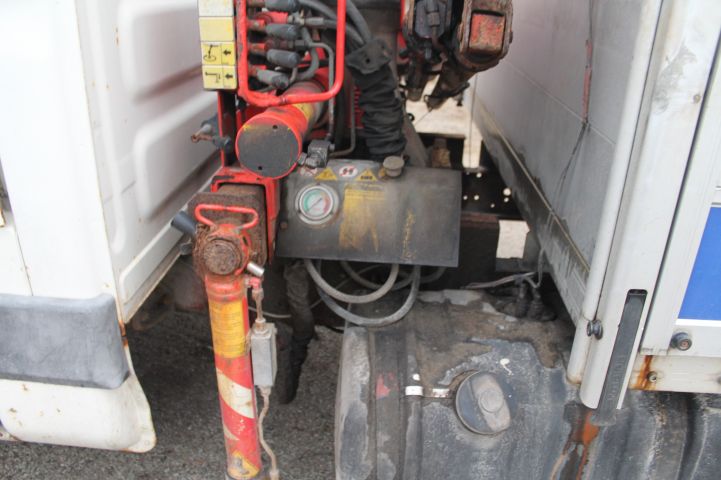 737882-20 Crane truck IVECO 35C12 Year 2004