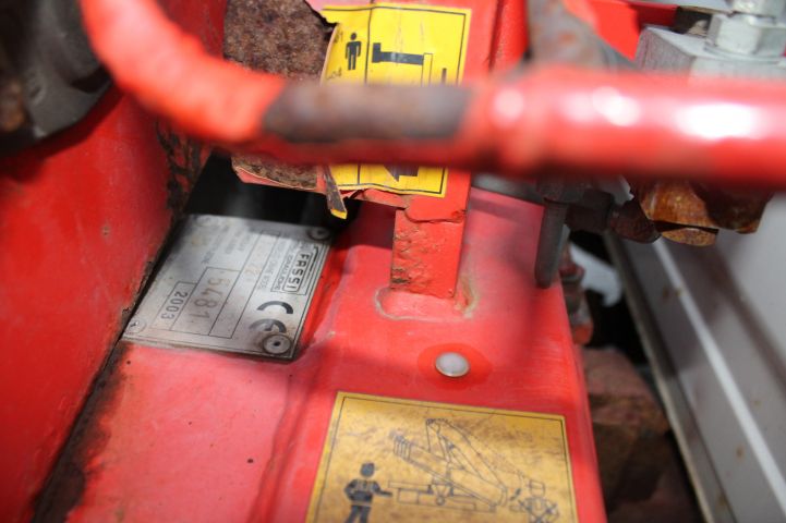 737882-24 Crane truck IVECO 35C12 Year 2004