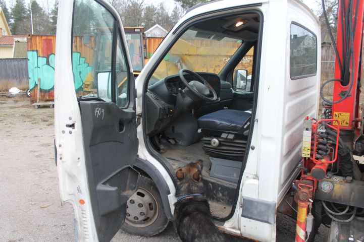 737882-29 Crane truck IVECO 35C12 Year 2004