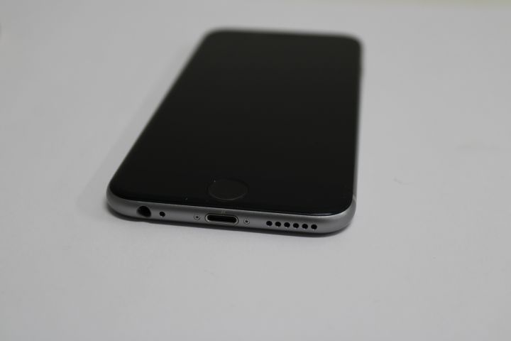 737905-23 Iphone x7 (icloud-locked)