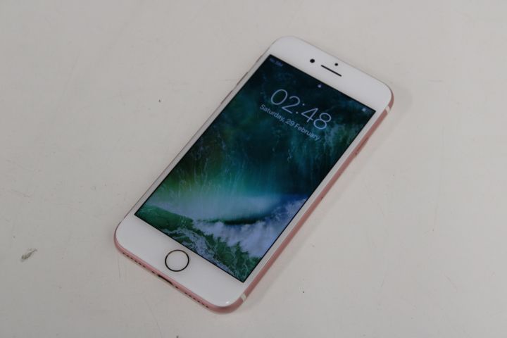 737905-11 Iphone x7 (icloud-locked)