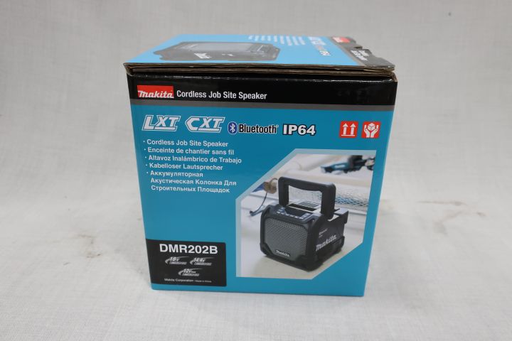 738968-1 Construction radio with bluetooth Makita DMR202B (Naked)