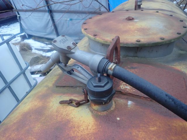 687297-8 Two Farmartankar tanks