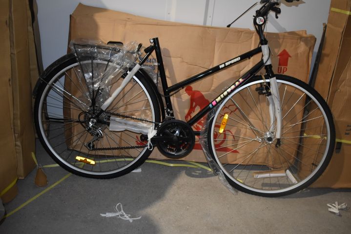 682507-2 Mistral 18 vxl. 26¨Svart Ny