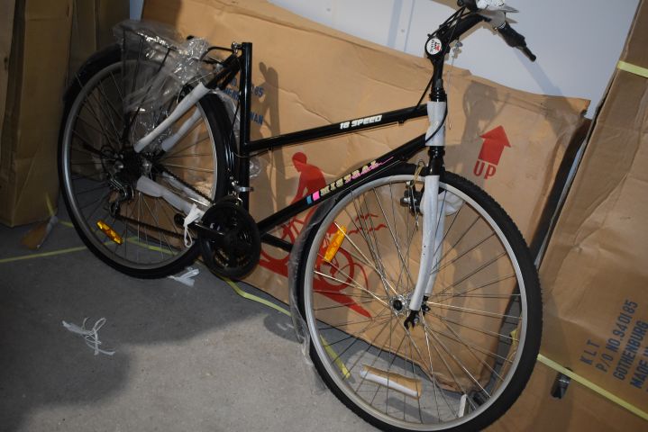 682507-3 Mistral 18 vxl. 26¨Svart Ny