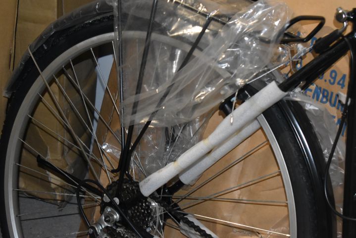 682507-6 Mistral 18 vxl. 26¨Svart Ny