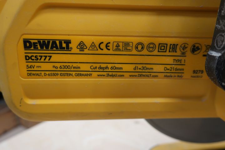 740569-4 Battery-powered saw / saw DeWALT DCS777
