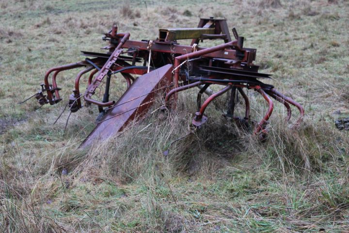 665306-1 Tractor tedder