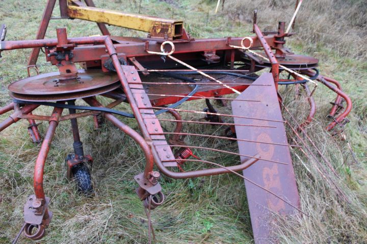 665306-3 Tractor tedder