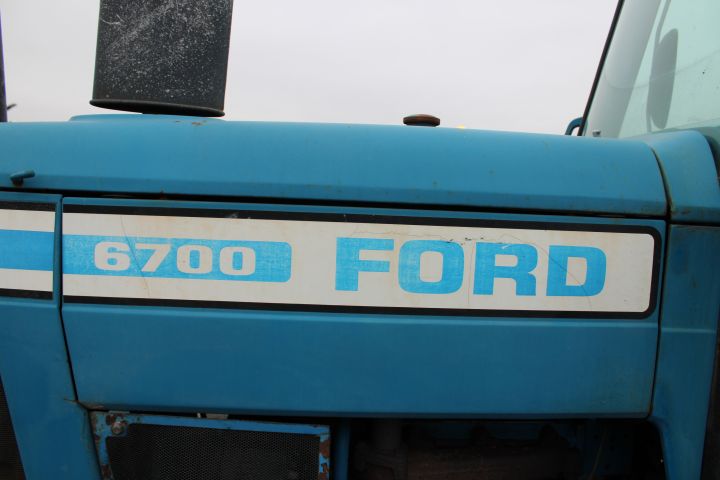 674278-16 Tractor Ford 6700