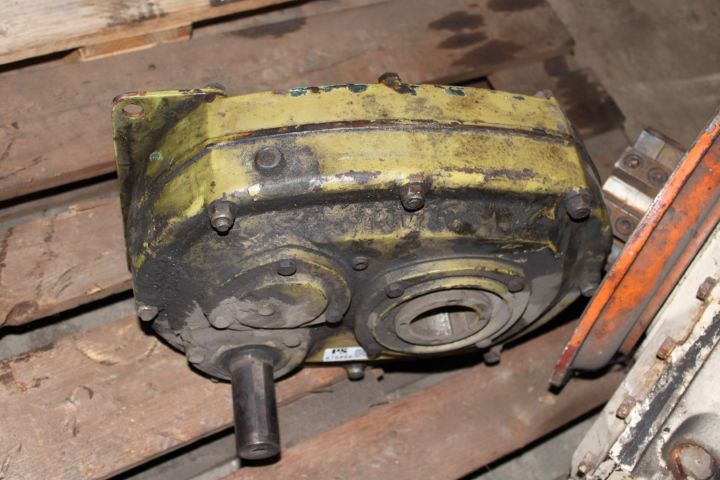 676866-2 Pin gear