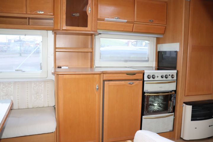 734620-25 Tabbert Comtesse 565 Deluxe 2004