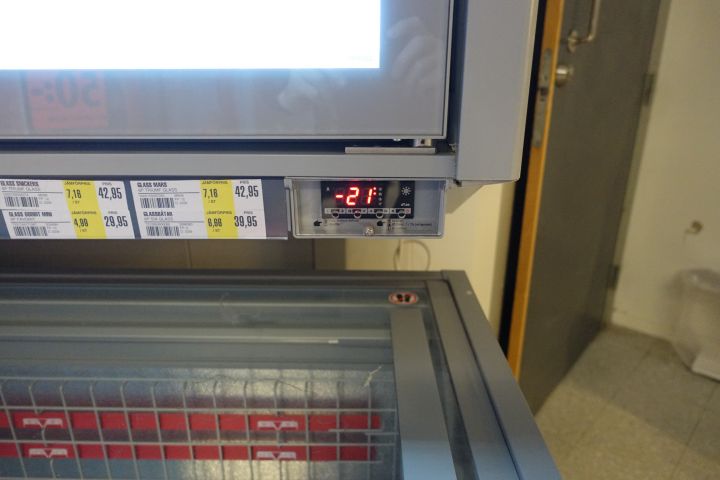 748163-3 Raised freezer Costan