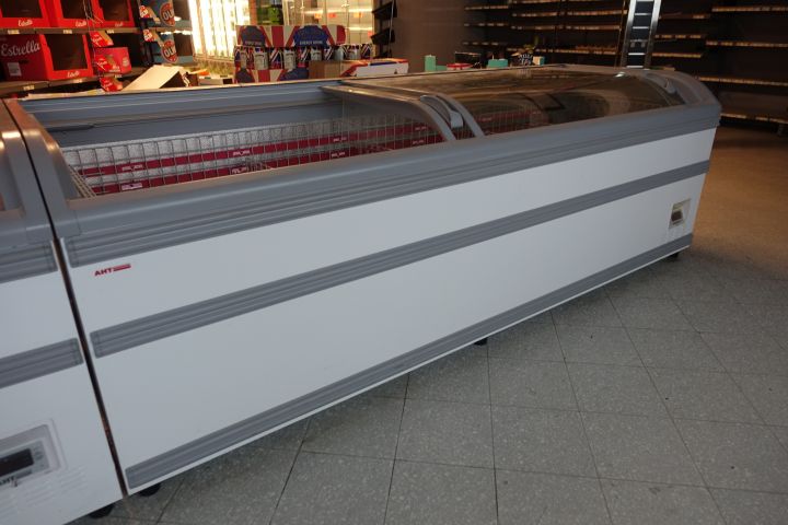 748171-3 Frysbox med korgar och lucka