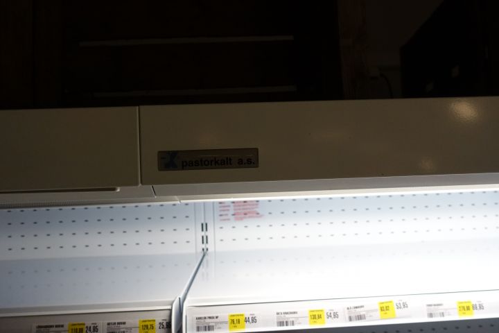 748178-4 Dairy cooler with built-in compressor