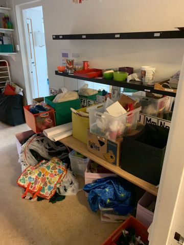 731784-7 Clothes shelves with cabinets for preschool activities and mixed consumption for crafts