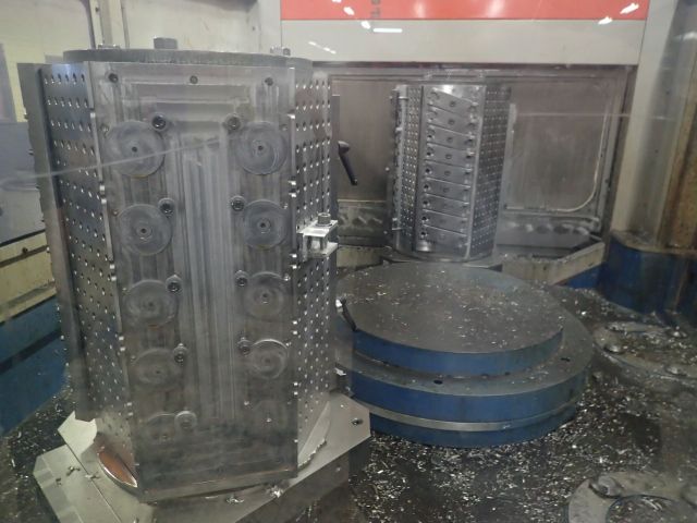 748588-5 CNC controlled cutter Mazak H-400N