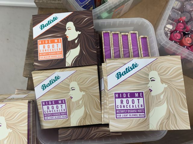 731797-14 Makeup and perfume, party