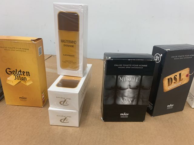 731797-41 Makeup and perfume, party