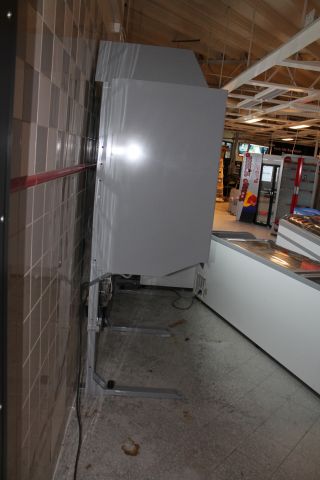 748163-6 Raised freezer Costan