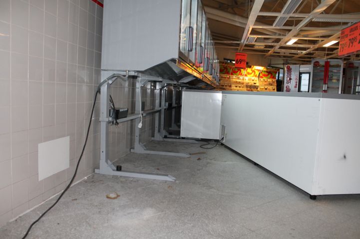 748163-7 Raised freezer Costan